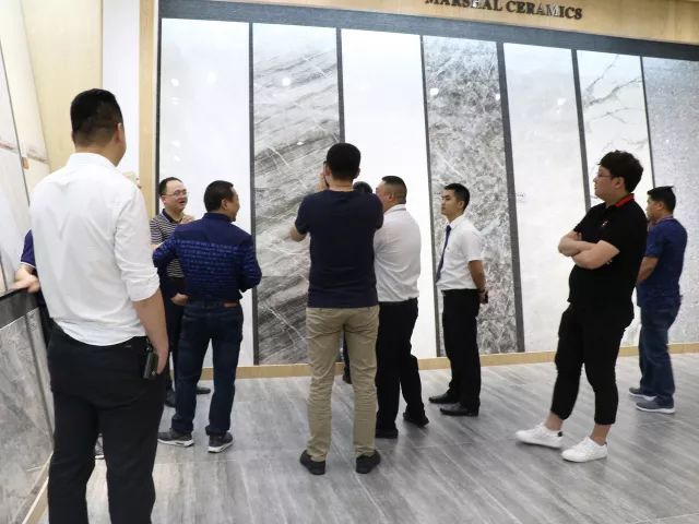 設(shè)想未來丨將軍企業(yè)2018新品發(fā)布會暨《夢想的空間》中國年度室內(nèi)設(shè)計競賽沙龍發(fā)布會圓滿召開！
(圖14)